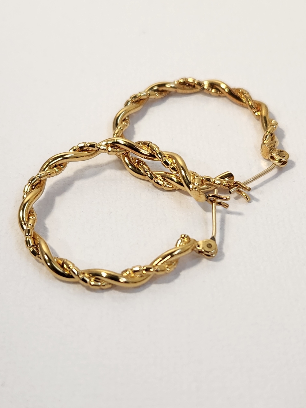 Very VTG 10K Gold Timeless Twisted Textured Rope Hoop Earrings 4.79g